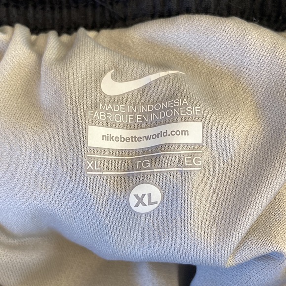 Nike youth gym shorts - Picture 3 of 4